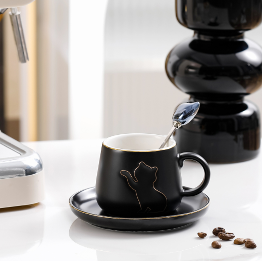 Black & White Cat Couple Mugs – Creative Embossed Coffee Cups